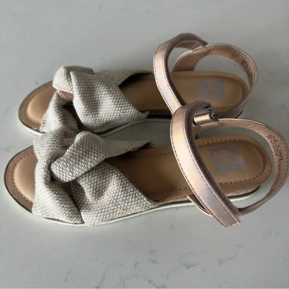 NEW DV by Dolce Vita Girls Davis Woven Sandal Size: 5